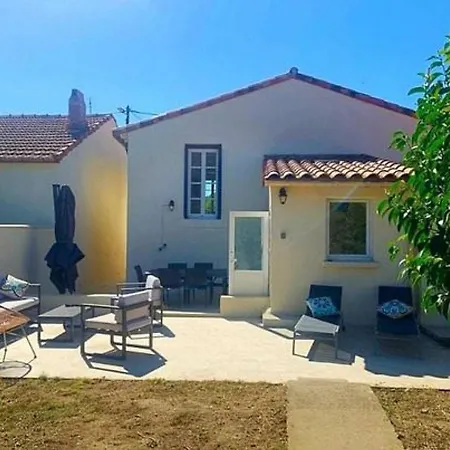 Holiday home La Parenthese Blanche *